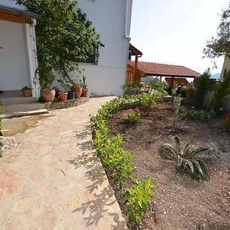 Klaas Villa